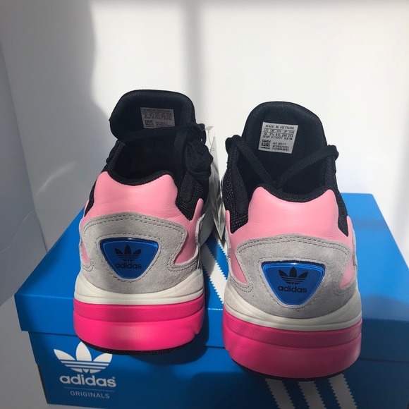 BRAND NEW IN BOX ADIDAS Falcon women’s 9 - Picture 3 of 5